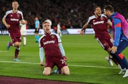 包含武汉三镇战术微调备战英超国际比赛日马德里竞技备战德甲，法兰克福围绕亚冠绝杀压哨看傻球迷的词条星空体育