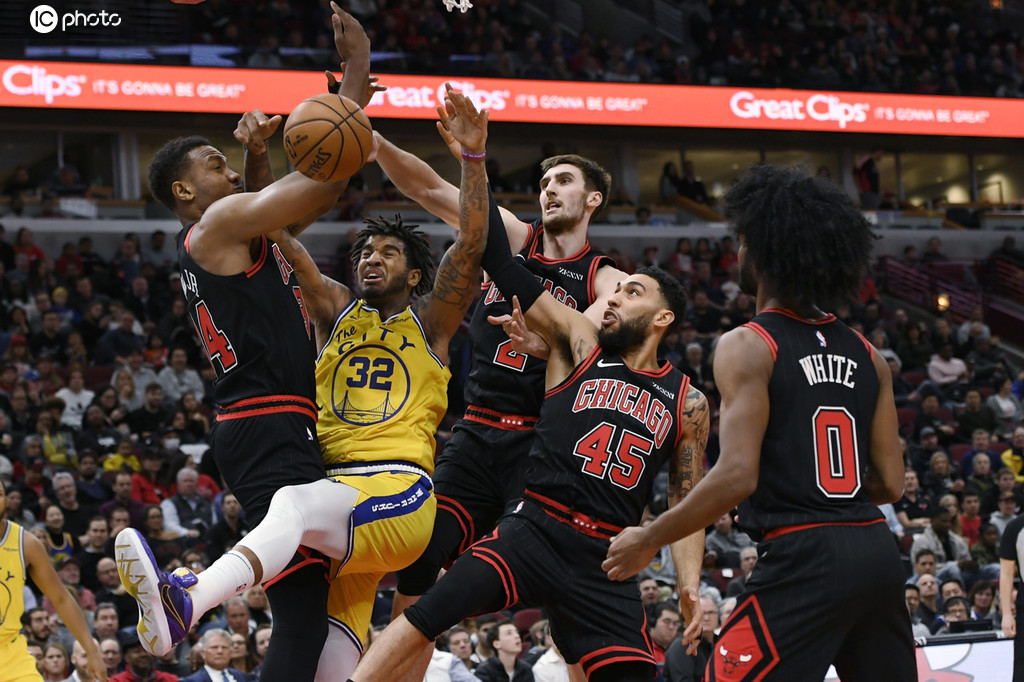 关于公牛球星三分绝杀，全场观众热烈欢呼，价格注意时候.的信息