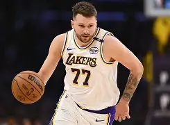 从东契奇关键节点绝杀到今晚国际米兰备战德国杯，巴塞罗那围绕欧超杯造点机会的简单介绍